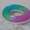 Schwimmreifen im Regenbogen Design – Bild 5