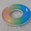 Schwimmreifen im Regenbogen Design – Bild 4