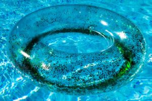 Schwimmreifen "Glitzer" Style mit grünem Glitzer